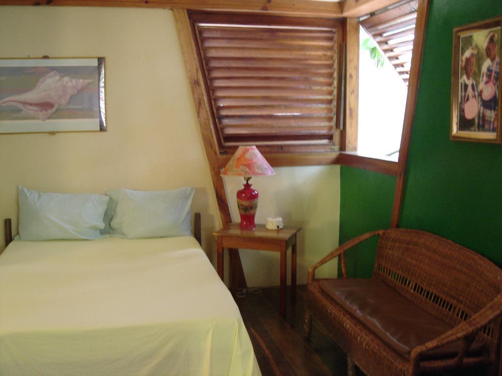 Whistling Bird Negril Exterior photo