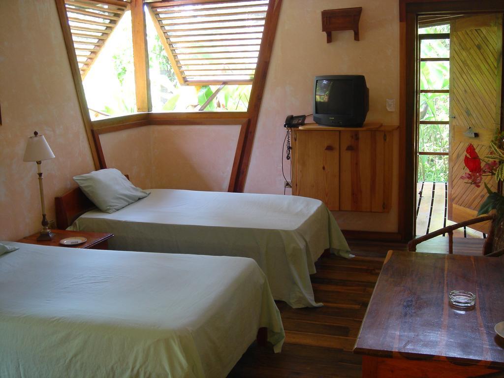 Whistling Bird Negril Exterior photo
